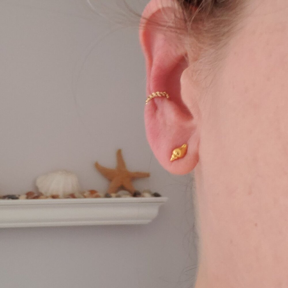 Ear cuff